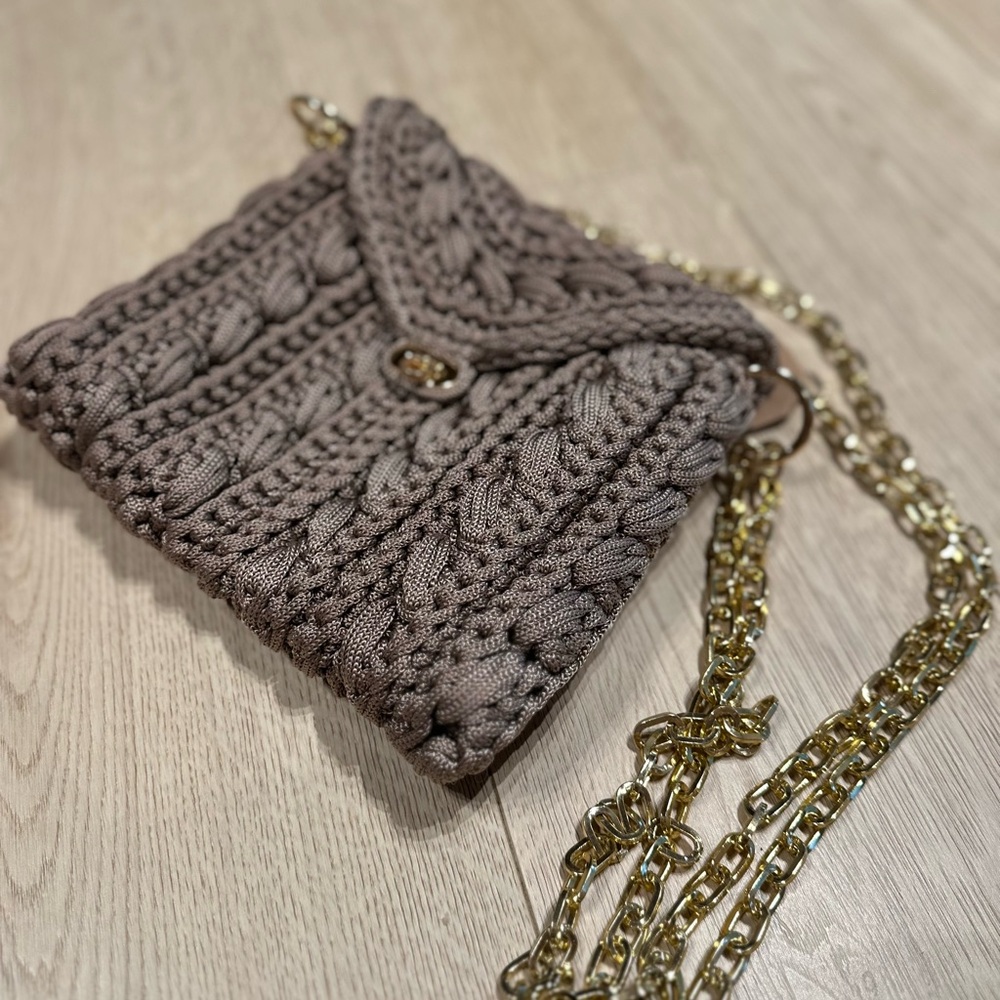 Chic Knit Clutch with Gold Chain